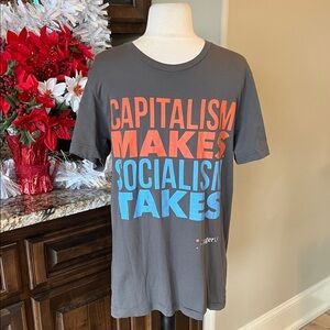 Capitalism Makes Gray Short Sleeve T Shirt Mens Medium